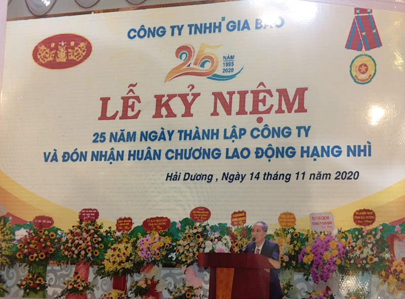 Ông Nguyễn Đình Giang - Giám đốc công ty TNHH Gia Bảo lên phát biểu lời cảm ơn